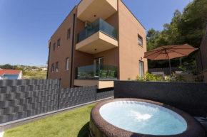 New Modern Apartment in Podstrana With Garden and Jacuzzi